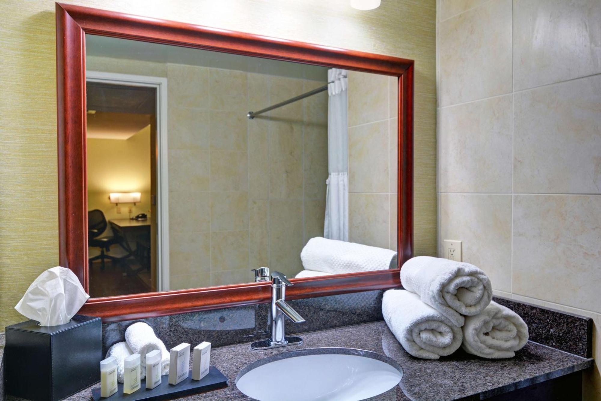 Embassy Suites ולנסיה מראה חיצוני תמונה