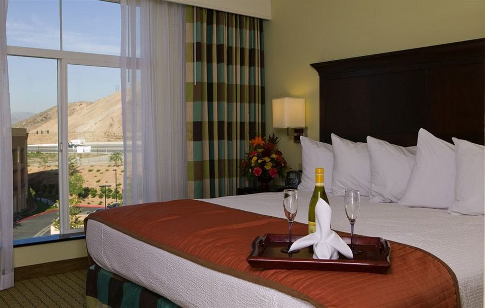 Embassy Suites ולנסיה מראה חיצוני תמונה