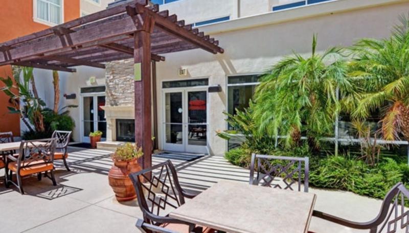 Embassy Suites ולנסיה מראה חיצוני תמונה