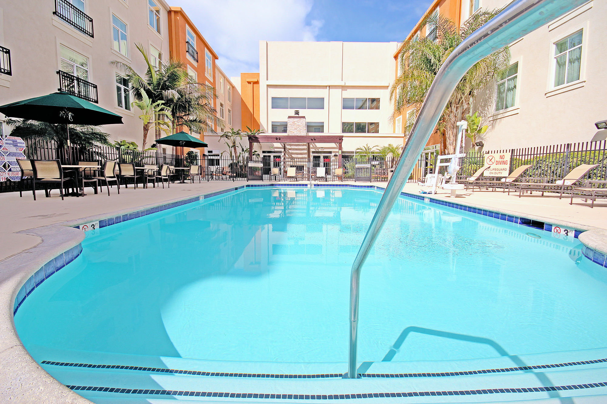 Embassy Suites ולנסיה מראה חיצוני תמונה